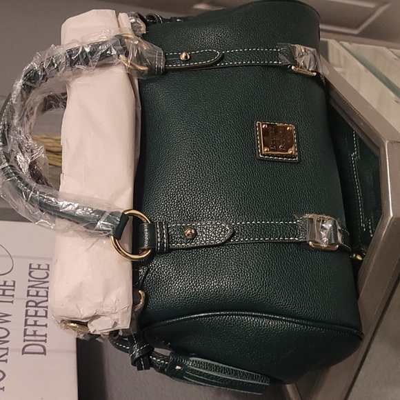 Dooney and Bourke Pebble Grain Leather Satchel ✨️FINAL SALE PRICE ✨️ - Picture 2 of 7
